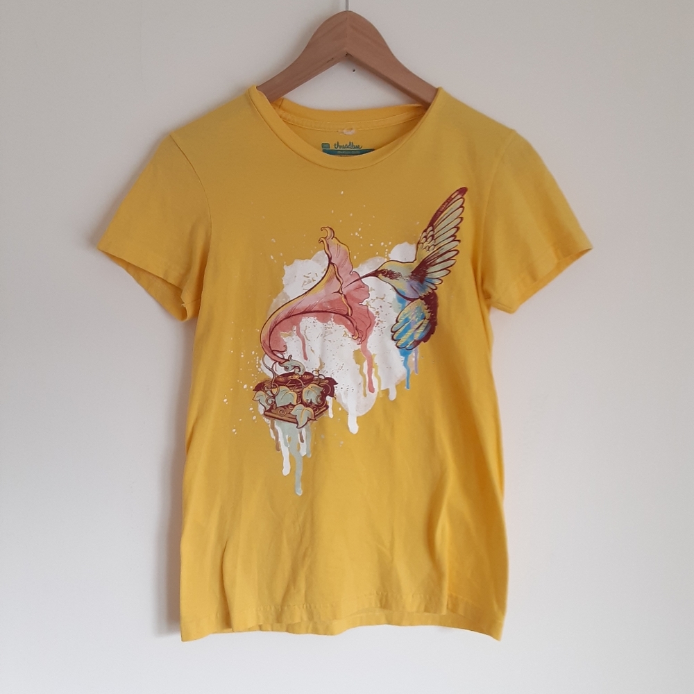 Yellow t-shirt with humming bird